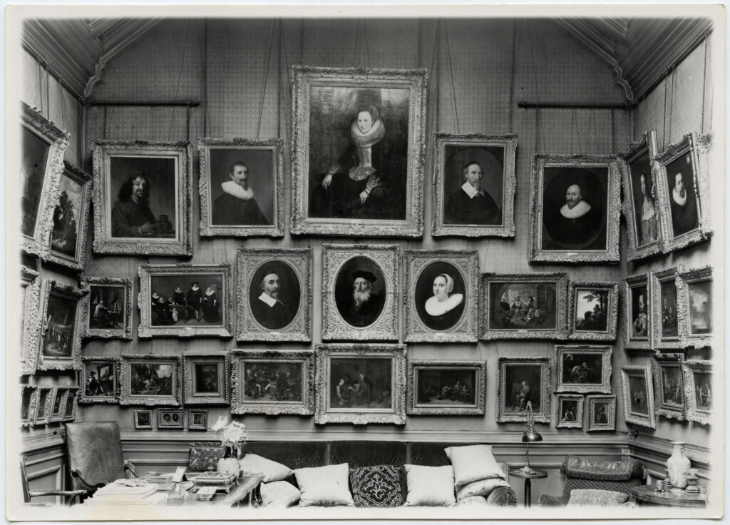 Schloss collection: View of one of the rooms in Adolphe Schloss’s private mansion at 38 Avenue Henri-Martin, Paris, before 1940. Musée d’Art et d’Histoire du Judaïsme.
