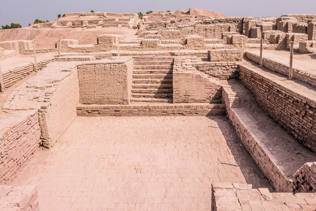 Indus Valley Civilization: The Great Bath, Mohenjo-daro. Photograph by Soban via Wikimedia Commons (CC-BY-SA-3.0).
