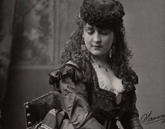 Victorian Erotica and Pornography: Photograph of a Victorian woman. Vintage Everyday. Detail.
