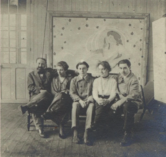 Matisse at War: Matisse Family: Henri, Amélie, Pierre, Marguerite, Jean, 1911. Musée Musings.
