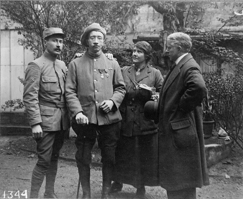 Anna Coleman Ladd: Anna Coleman Ladd saying goodbye to a blind soldier, France, 1918, Library of Congress, Washington, DC, USA. Library’s website.
