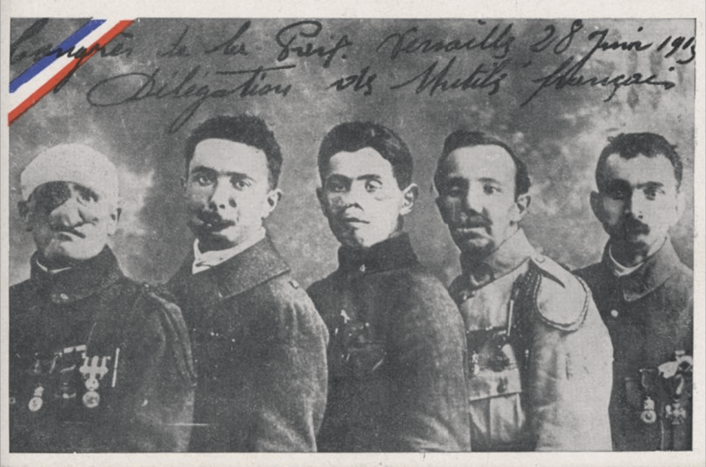 Anna Coleman Ladd: Delegation of Wounded French Soldiers, Peace Congress, Versailles, June 28, 1919, Paris Interuniversity Library of Health,
Paris Cité University, Paris, France. University’s website.
