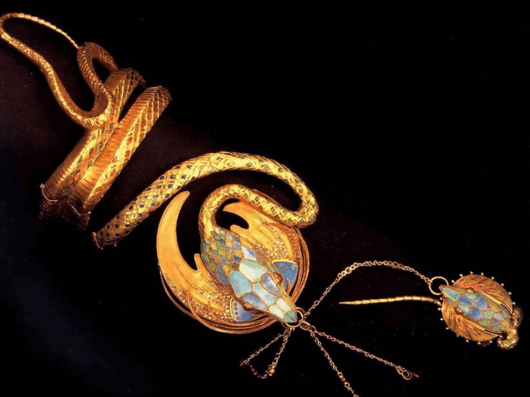 Art Nouveau jewelry: Alphonse Mucha and Georges Fouquet, Snake Bracelet with a Ring, 1899, Sakai Alphonse Mucha Museum, Sakai City, Japan.
