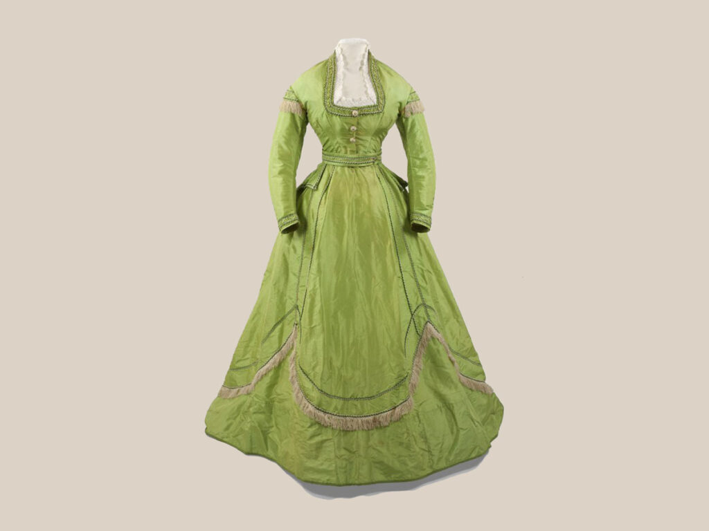 painters pigments: 1860s dress from the Ryerson Fashion Research Collection, Toronto Metropolitan University, Toronto, Canada. Photograph by Suzanne McClean. University’s website.
