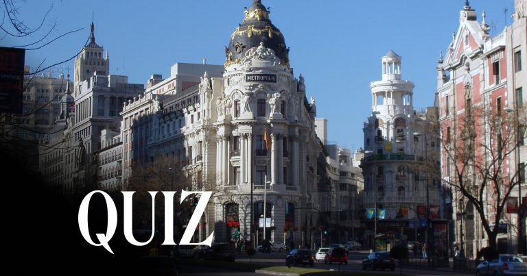 Metropolis Building, Madrid, Spain. Photo Emilio J. Rodríguez Posada via Wikimedia Commons (CC BY-SA 3.0). Detail.
