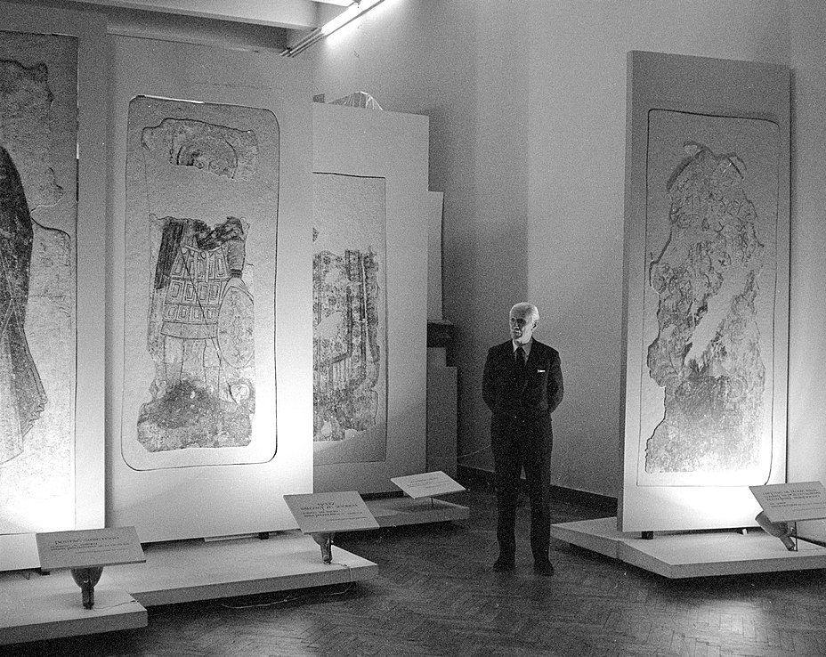 Faras: Professor Kazimierz Michałowski with restored Faras cathedral paintings, 1960s, National Museum in Warsaw, Warsaw, Poland.
