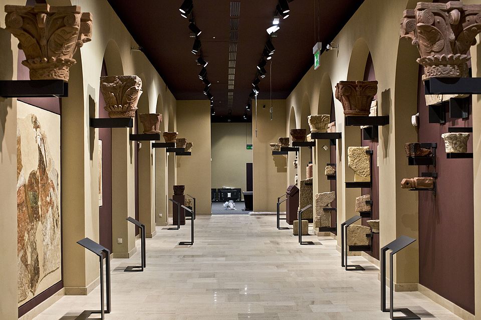 Faras: Interior of the Faras Gallery, National Museum in Warsaw, Warsaw, Poland. Photograph by Bartosz Bajerski. Courtesy of the National Museum in Warsaw.
