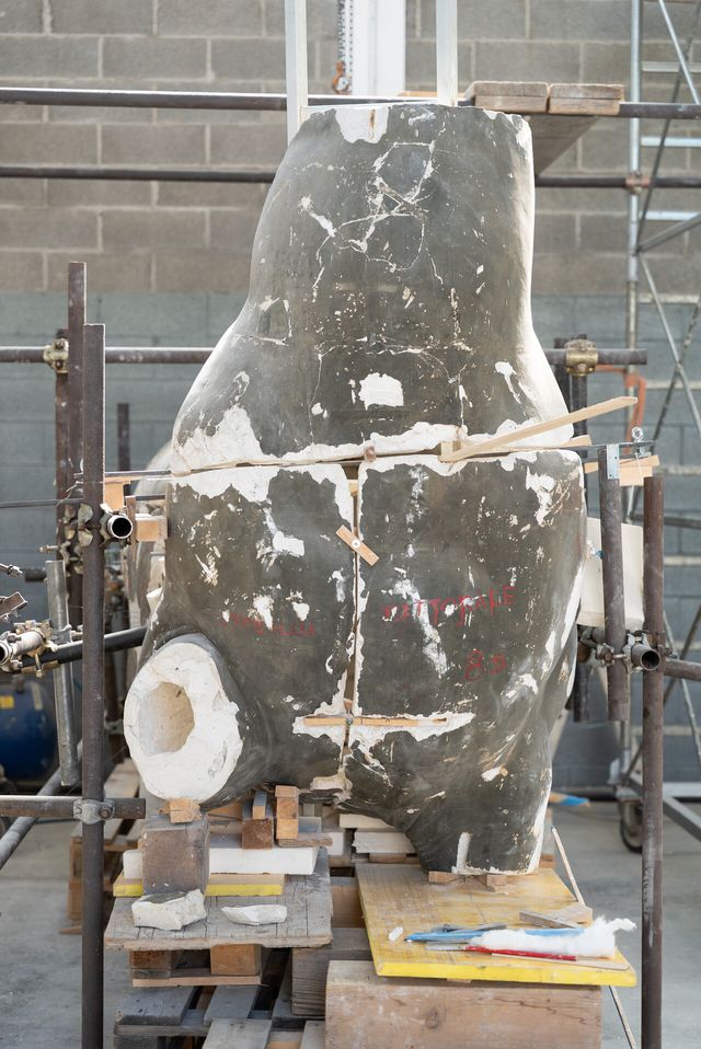 canova horse: The neck and torso of Canova’s Colossal Horse during the restoration process. Photograph by JPS Ilaria Zago. Press materials.
