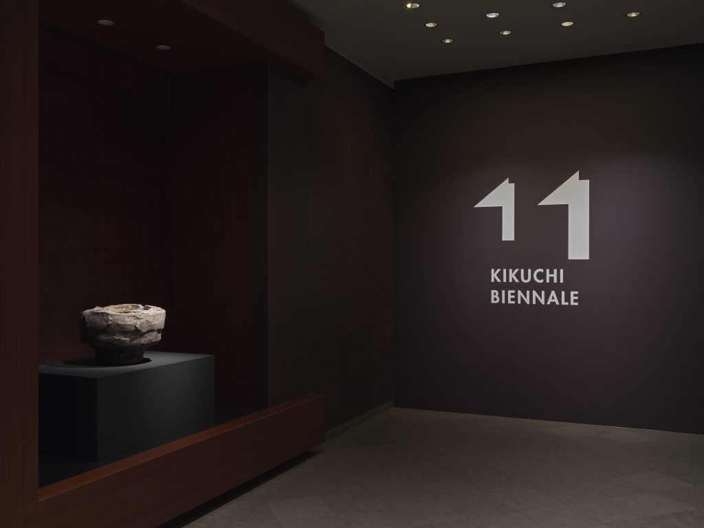 kikuchi biennale: Exhibition view of Kikuchi Biennale XI: The Present of Ceramics, Tomo Museum, Tokyo, Japan. Photo by S&T Photo. Courtesy of Tomo Museum.
