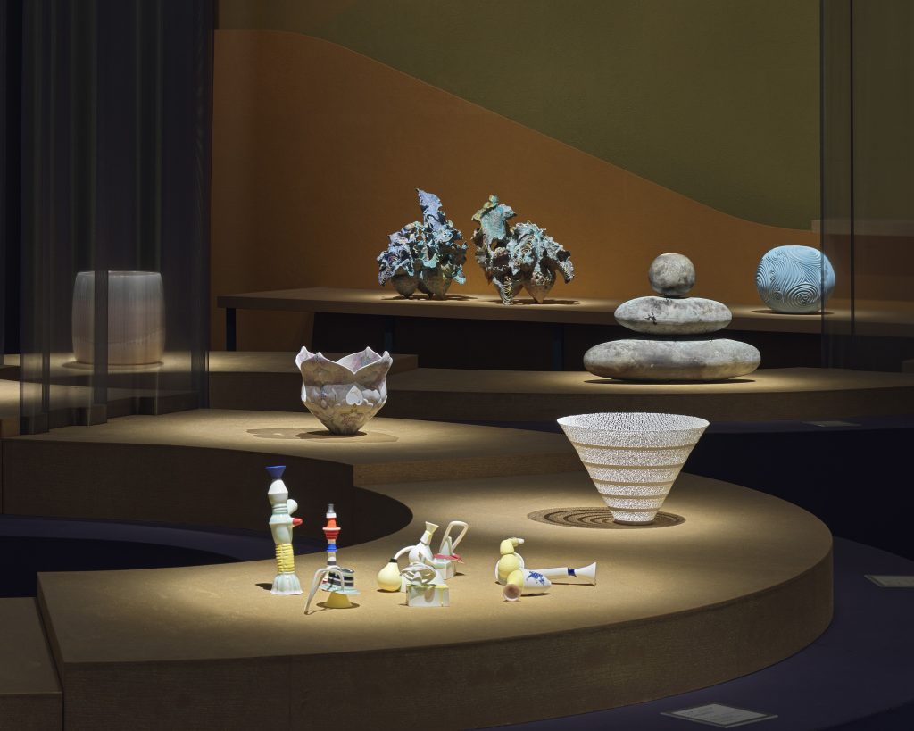 kikuchi biennale: Exhibition view of Kikuchi Biennale XI: The Present of Ceramics, Tomo Museum, Tokyo, Japan. Photo by S&T Photo. Courtesy of Tomo Museum.
