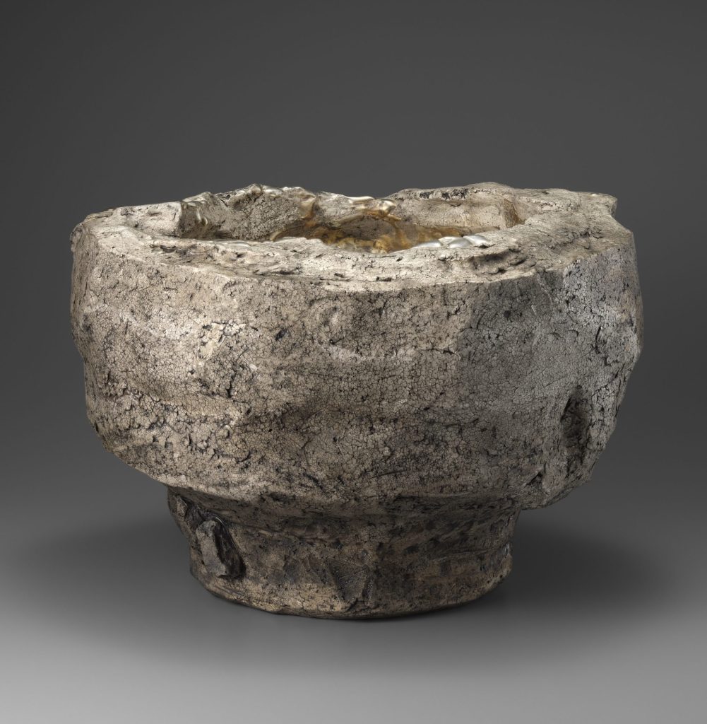 kikuchi biennale: Gaku Nakane, Contemplation on Borders, 2025, 36 × 54 × 53 cm. Photo by S&T Photo. Courtesy of Tomo Museum.
