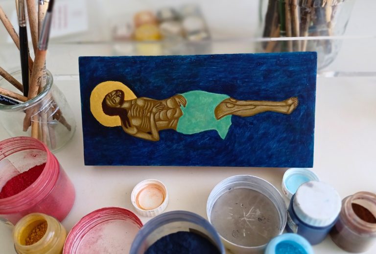 Epitaphios: Monika Bartosiak, Epitaphios, 2025, egg tempera and gold leaf on linden wood, Iconoria Studio, Warsaw, Poland. Photograph by the author. Detail.
