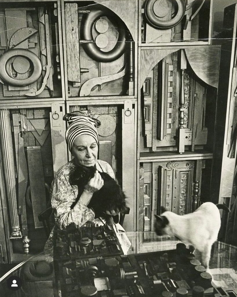 artists cats: Louise Nevelson with Fat-Fat and Cous-Cous, 1975. Photograph by Pedro E. Guerrero. Instagram.
