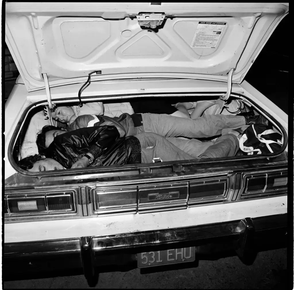 migrant photographs: Ken Light, 8/2/1985, Brown Field Station, San Ysidro, California, 1985, San Francisco Museum of Modern Art, San Francisco, CA, USA. Artsy.
