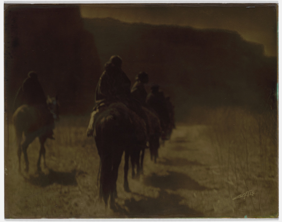 migrant photographs: Edward S. Curtis, The Vanishing Race, 1904, Cleveland Museum of Art, Cleveland, OH
