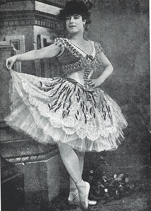 Rosita Mauri: Rosita Mauri in Le Cid, 1885. Wikimedia Commons (public domain).
