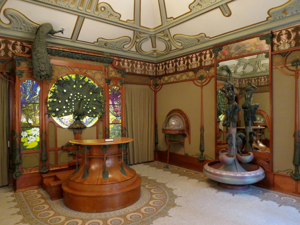 Alphonse Mucha artworks: Alphonse Mucha, Georges Fouquet jewelry boutique, 1900–1901, Musée Carnavalet, Paris, France. Photograph by O.Taris via Wikimedia Commons (CC BY-SA 3.0).
