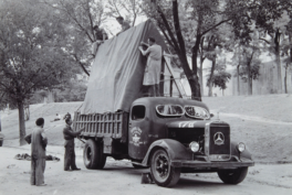 A military truck provided to transport the artworks from the Prado Museum, moments before departing for Valencia.
