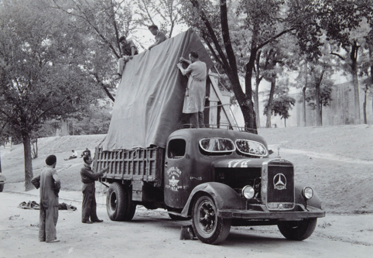 Evacuation of Prado Museum: A military truck provided to transport the artworks from the Prado Museum. Museo del Prado.
