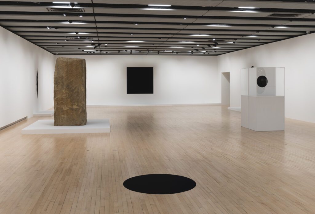 Anish Kapoor Hayward: Installation view of Anish Kapoor, 2026. Photo: Dave Morgan. Courtesy of the Hayward Gallery and the artist. © Anish Kapoor. All rights reserved, DACS, 2026.

