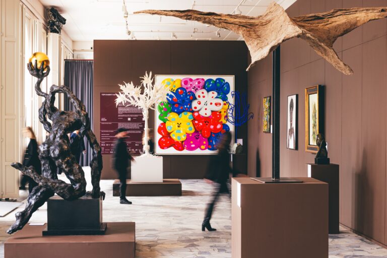 top charity art 2026: Exhibition view of TOP CHARITY Art 2026, Wilanów Palace, Warsaw, Poland. Photo by Alex Dolny. Press materials.
