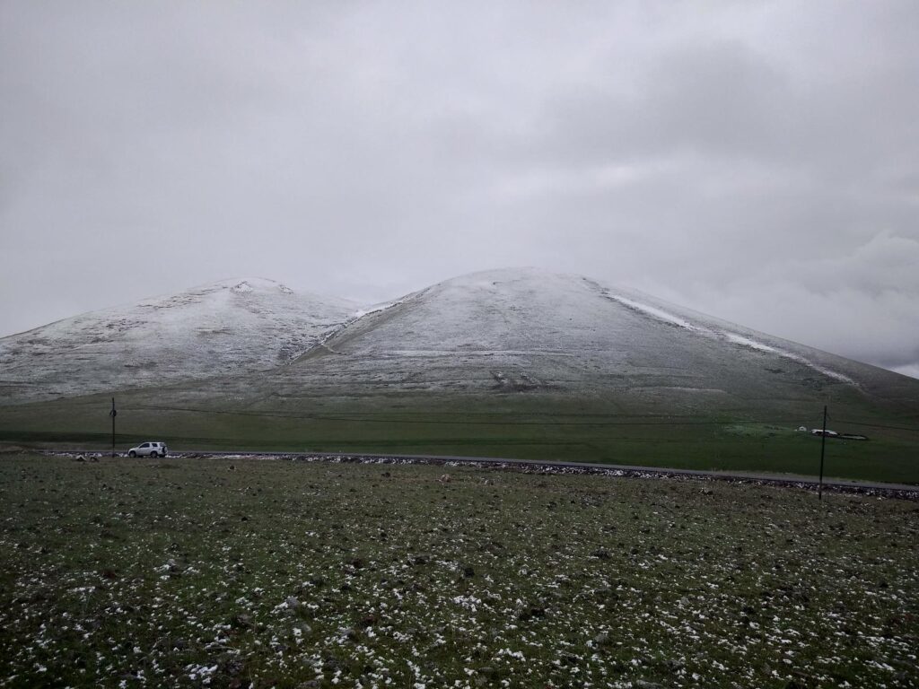 Monument to Humanity: Üçler Tepesi, Kars, Turkey, after the removal of the Monument to Humanity. Photograph by Alpay Korkmaz via Wikiloc.

