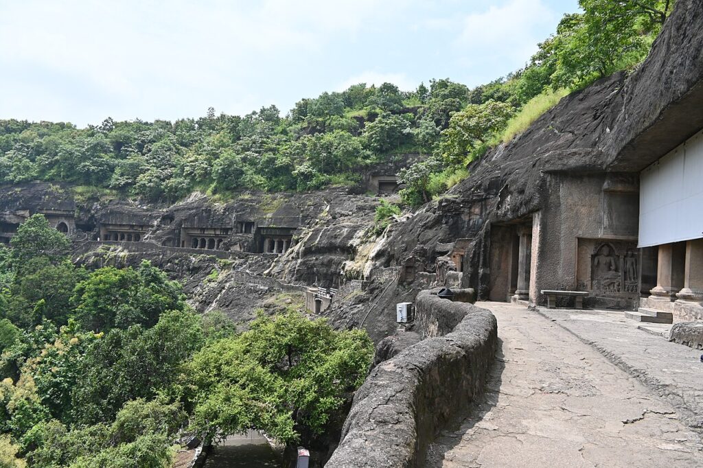 Ajanta caves: Exterior view of the Ajanta Caves, Maharashtra, India. Photograph by Vinayaraj via Wikimedia Commons (CC-BY-SA-4.0)
