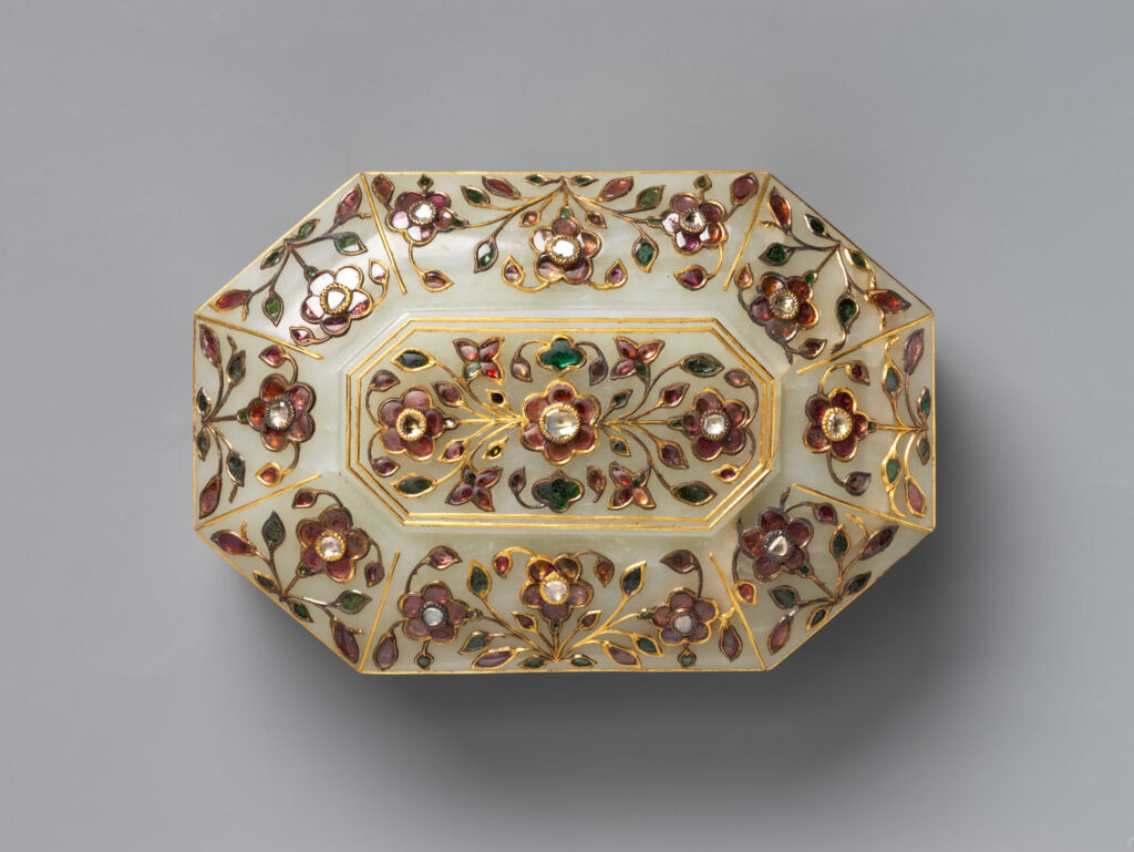 Jade art: Jade art: Octagonal box with cover, Mughal India, 18th–19th century, Metropolitan Museum of Art, New York, NY, USA.

