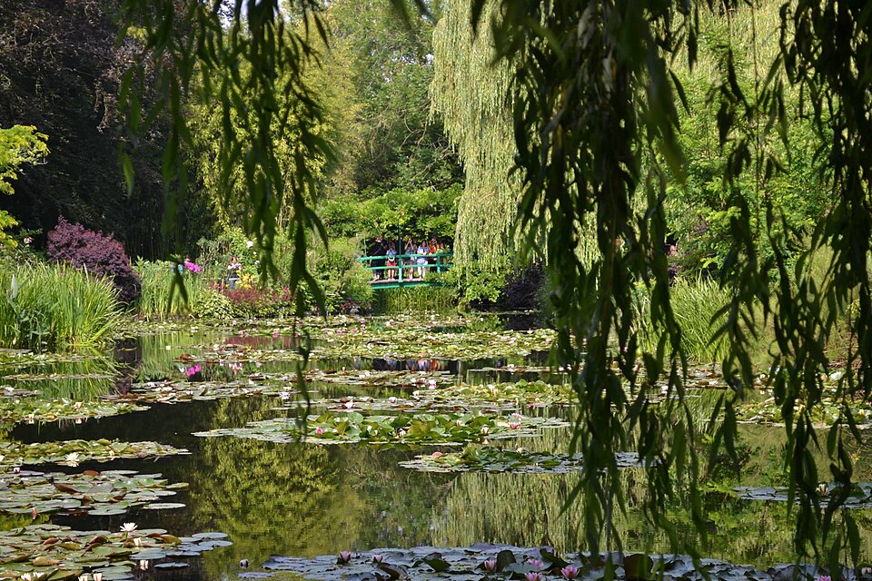 Places from Iconic Paintings: Claude Monet’s garden, Giverny, France. Photograph by Júlia Barbon via Wikimedia Commons (CC BY-SA 3.0).
