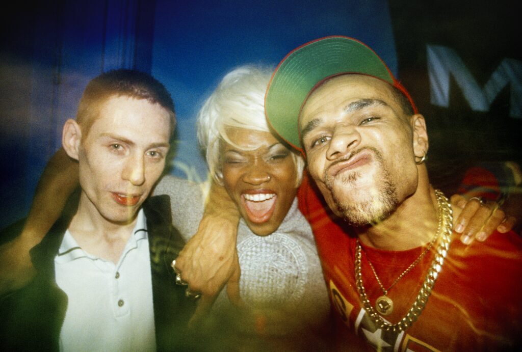 90s art fashion: Eddie Otchere, Metalheadz Sunday Sessions in the Blue Note, Hoxton Square, 1995–1996 © Eddie Otchere.
